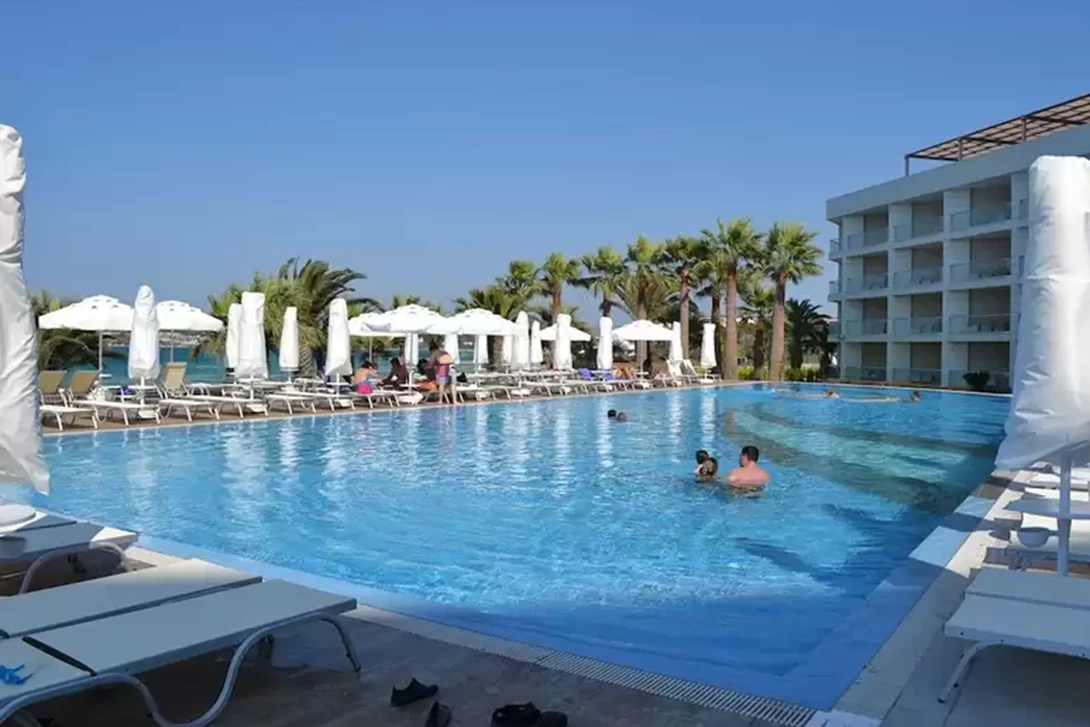 Boyalik Beach Hotel And Spa Cesme Izmir Patio