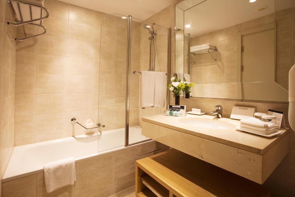 cheap resort hotels to Spend holiday with family