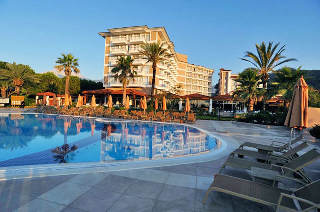 cheap resort hotels to Spend holiday with family