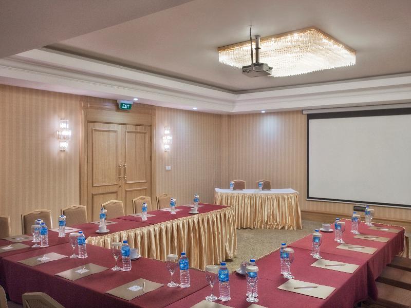 cheap resort hotels to Spend holiday with family