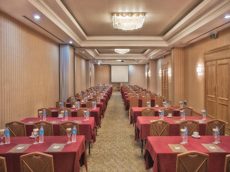 cheap resort hotels to Spend holiday with family