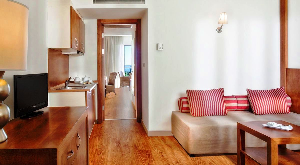 cheap resort hotels to Spend holiday with family