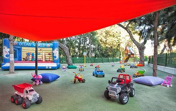 cheap resort hotels to Spend holiday with family