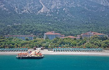 cheap resort hotels to Spend holiday with family