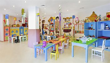 cheap resort hotels to Spend holiday with family