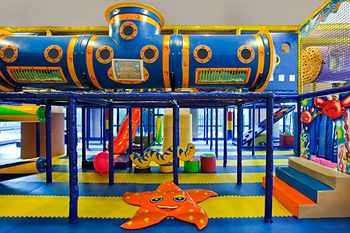 cheap resort hotels to Spend holiday with family