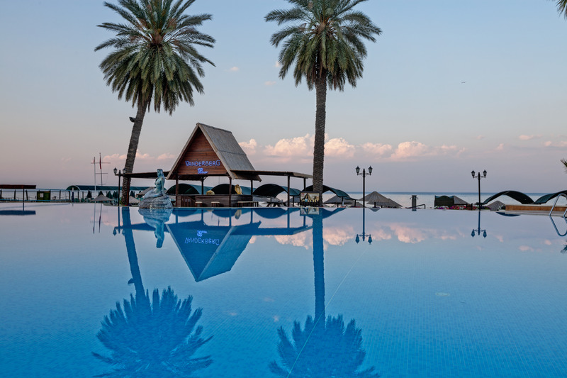 cheap resort hotels to Spend holiday with family