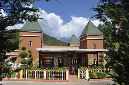 cheap resort hotels to Spend holiday with family