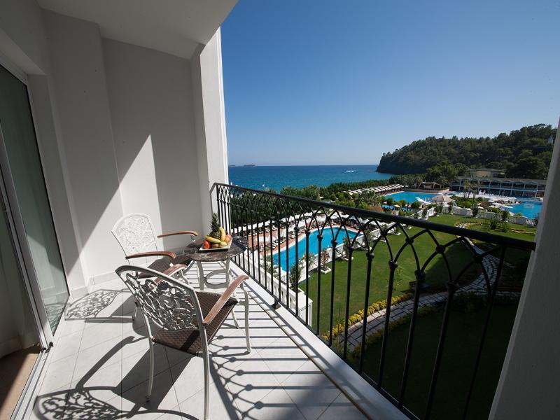 cheap resort hotels to Spend holiday with family