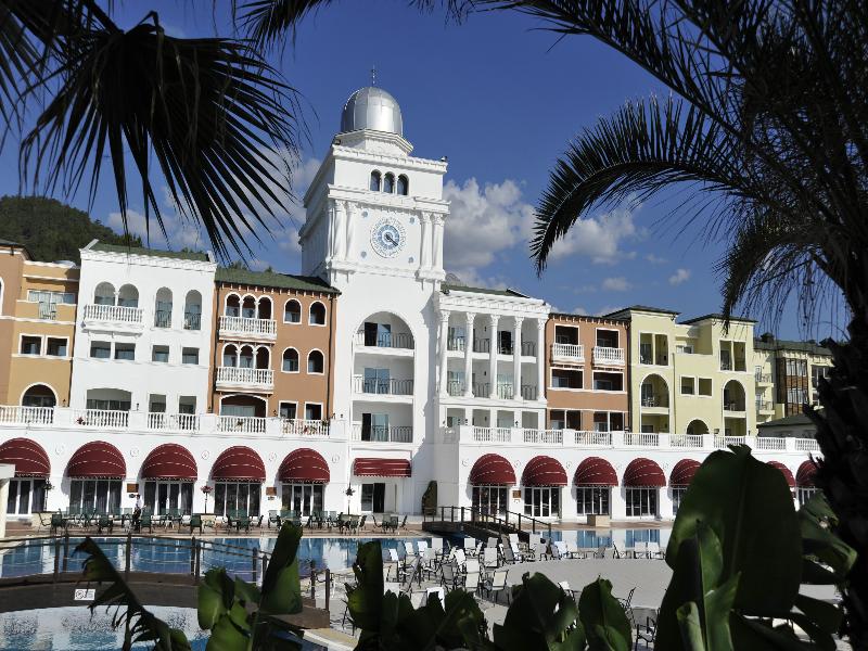 cheap resort hotels to Spend holiday with family