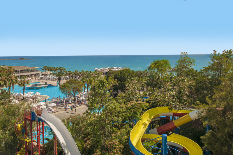 cheap resort hotels to Spend holiday with family