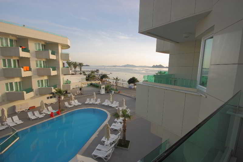 cheap resort hotels to Spend holiday with family