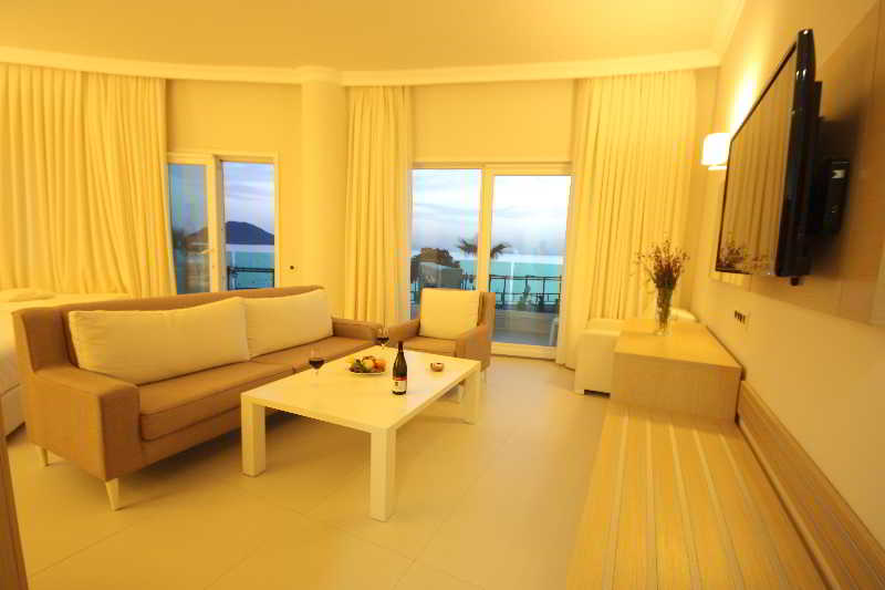 cheap resort hotels to Spend holiday with family