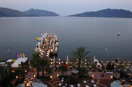 cheap resort hotels to Spend holiday with family