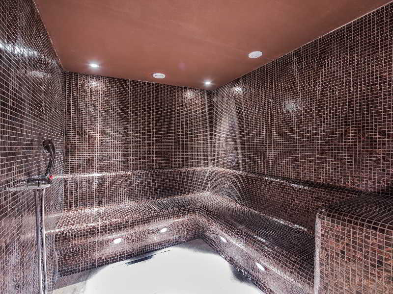 cheap resort hotels to Spend holiday with family