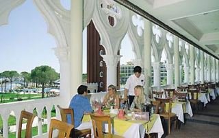 cheap resort hotels to Spend holiday with family