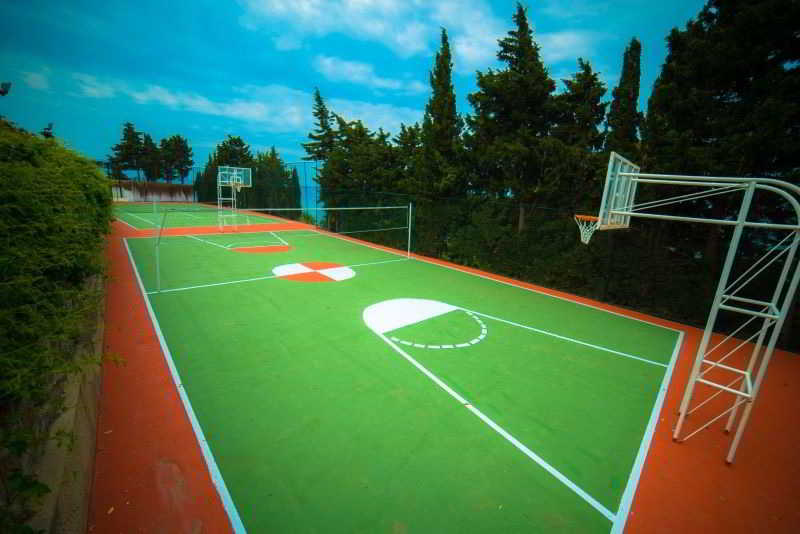 cheap resort hotels to Spend holiday with family