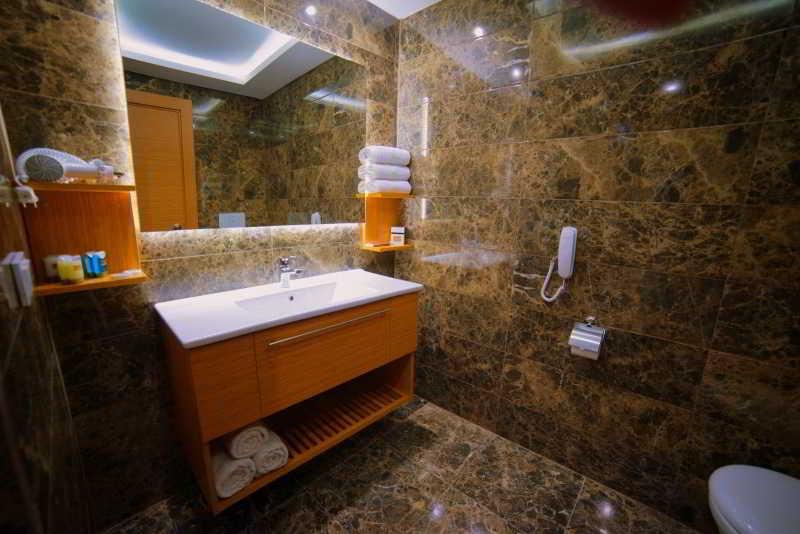 cheap resort hotels to Spend holiday with family