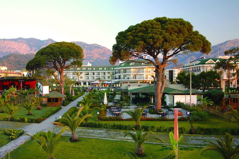 cheap resort hotels to Spend holiday with family