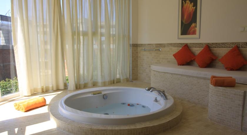 cheap resort hotels to Spend holiday with family