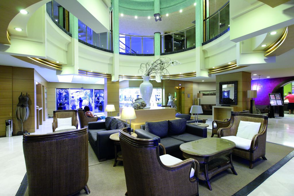 cheap resort hotels to Spend holiday with family