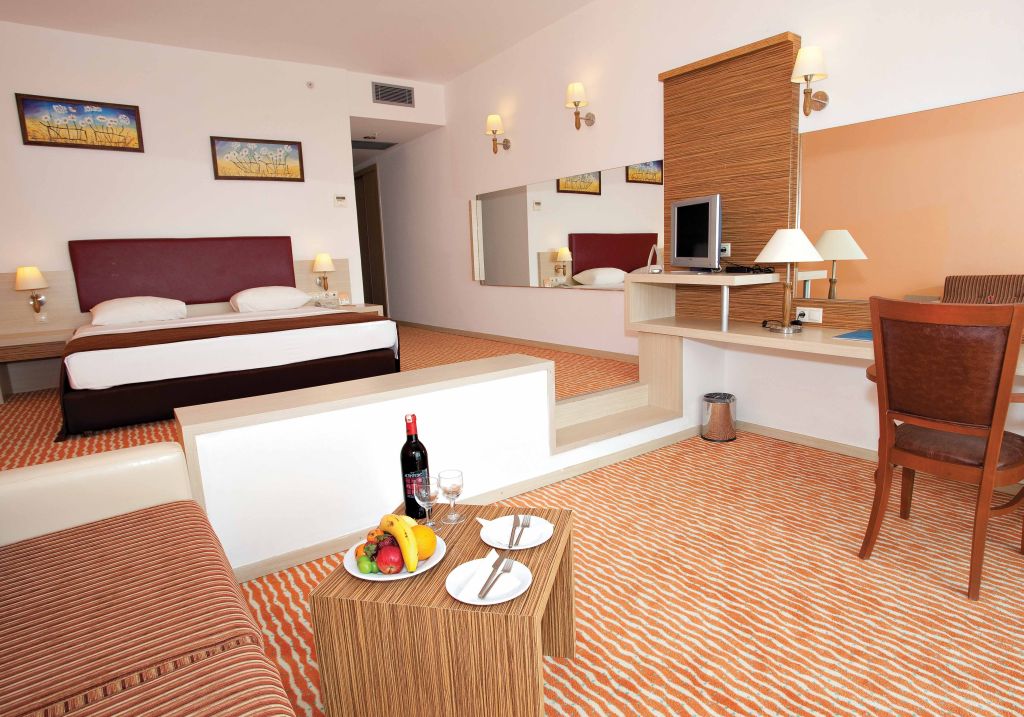 cheap resort hotels to Spend holiday with family