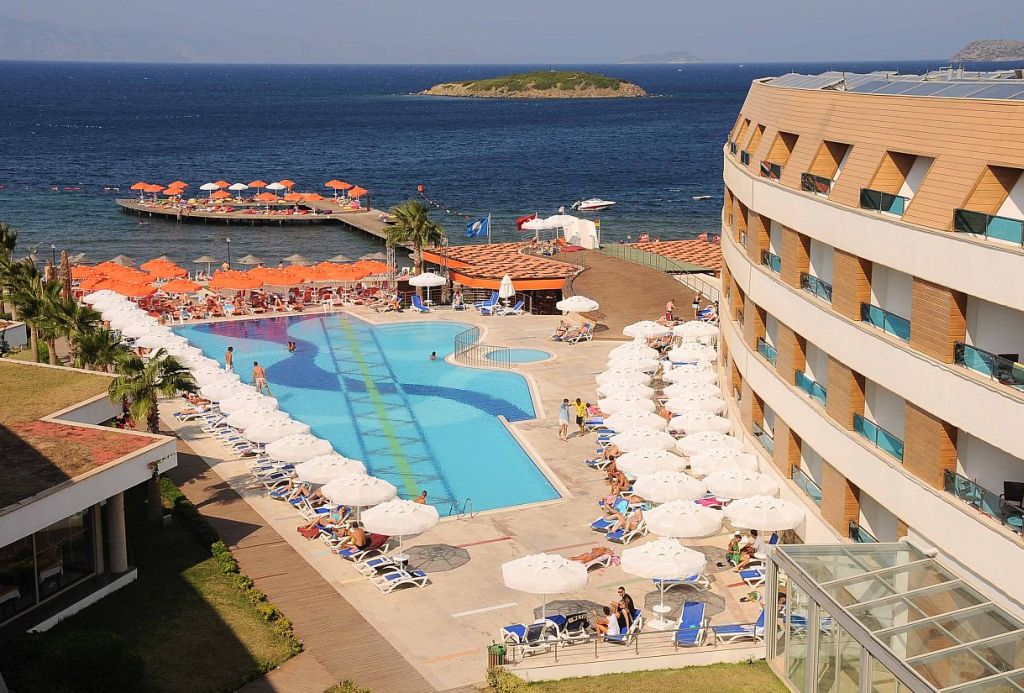 cheap resort hotels to Spend holiday with family