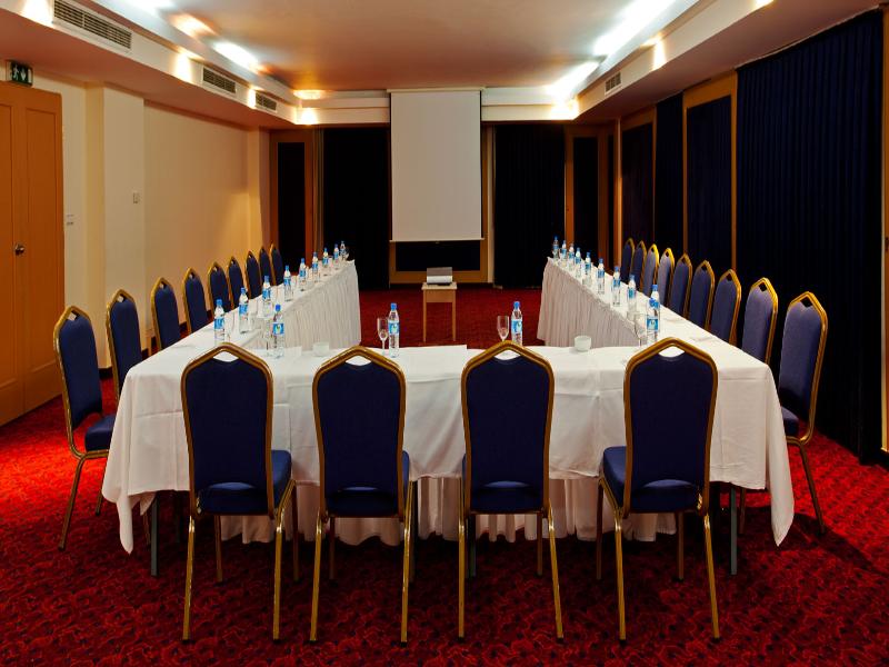 cheap resort hotels to Spend holiday with family