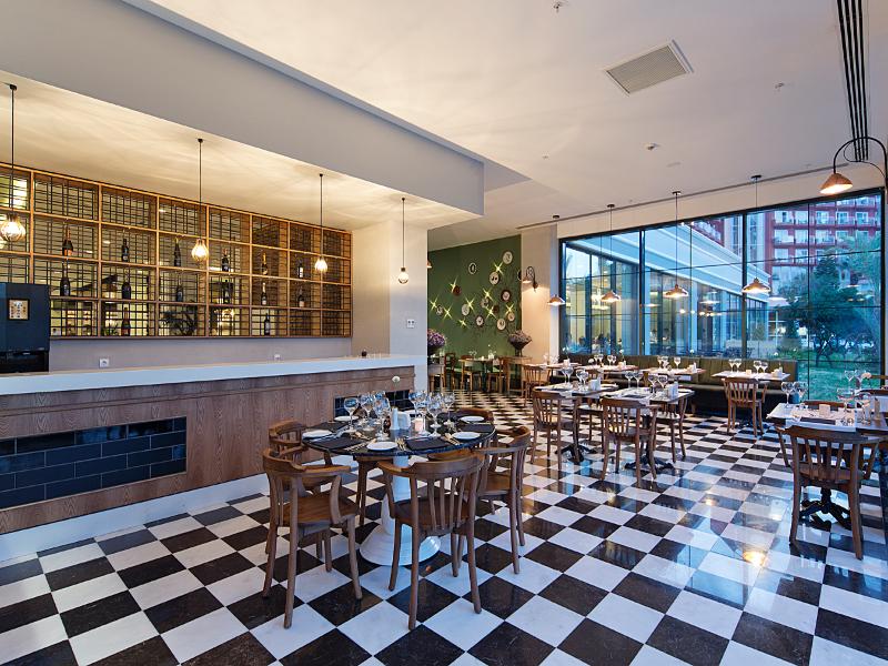 cheap resort hotels to Spend holiday with family