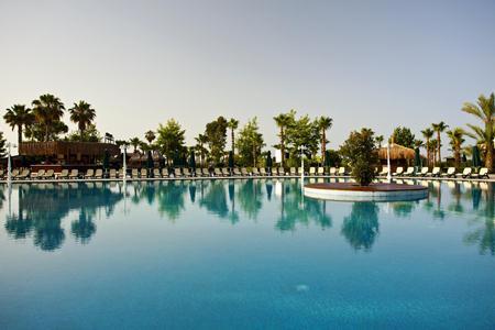 cheap resort hotels to Spend holiday with family