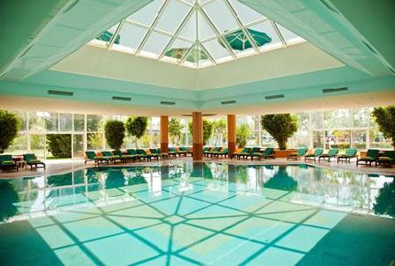 cheap resort hotels to Spend holiday with family