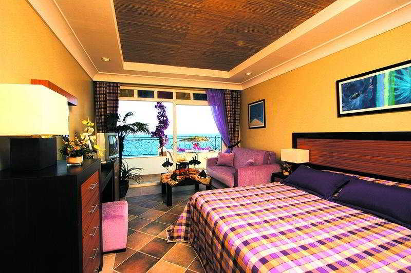 cheap resort hotels to Spend holiday with family