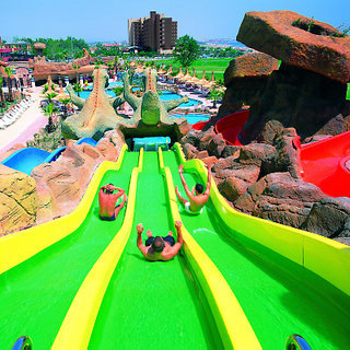 cheap resort hotels to Spend holiday with family