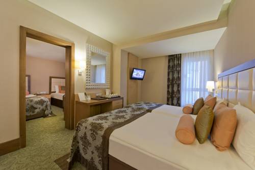 cheap resort hotels to Spend holiday with family