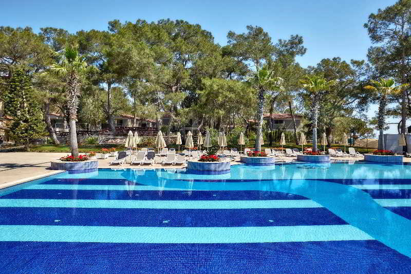 cheap resort hotels to Spend holiday with family