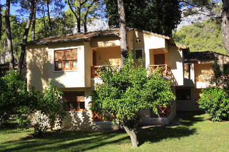 cheap resort hotels to Spend holiday with family