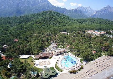 cheap resort hotels to Spend holiday with family