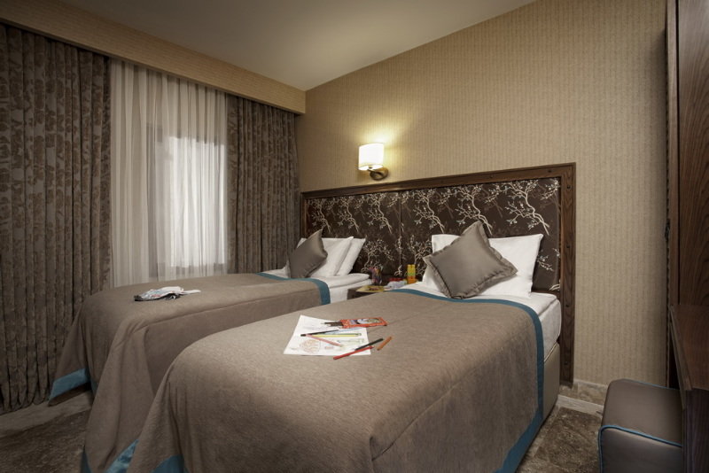 cheap resort hotels to Spend holiday with family