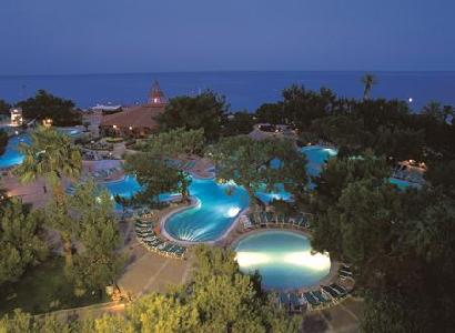 cheap resort hotels to Spend holiday with family