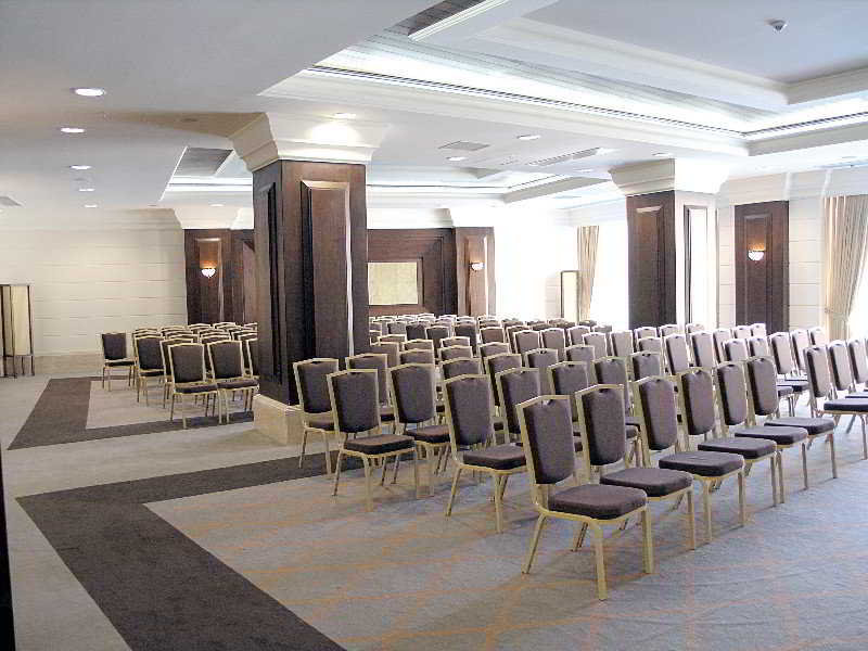 cheap resort hotels to Spend holiday with family