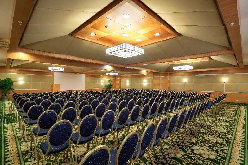 cheap resort hotels to Spend holiday with family