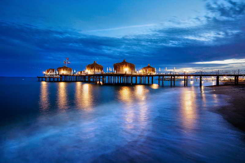 cheap resort hotels to Spend holiday with family