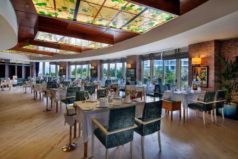 cheap resort hotels to Spend holiday with family