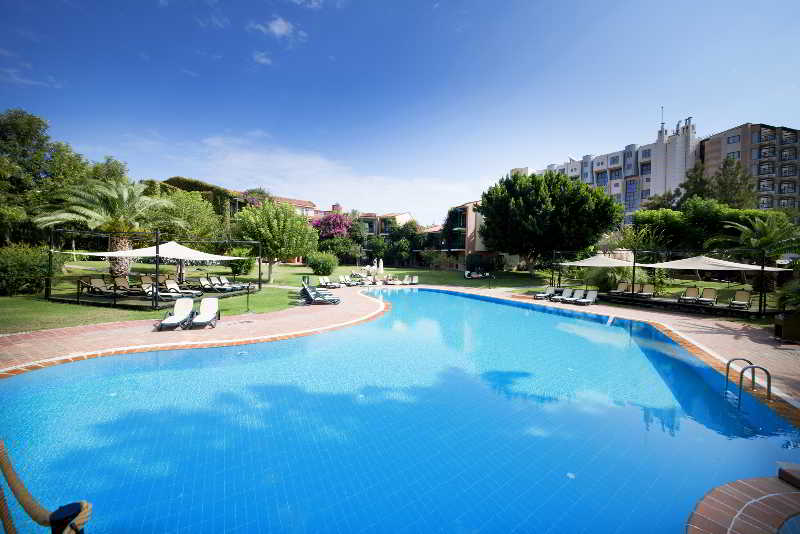 cheap resort hotels in Turkey to Spend holiday with family