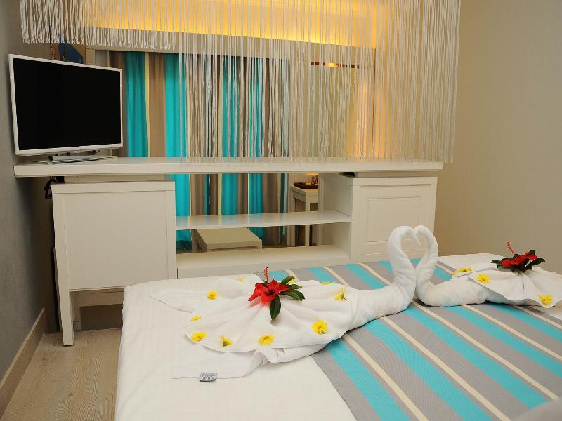 cheap resort hotels to Spend holiday with family