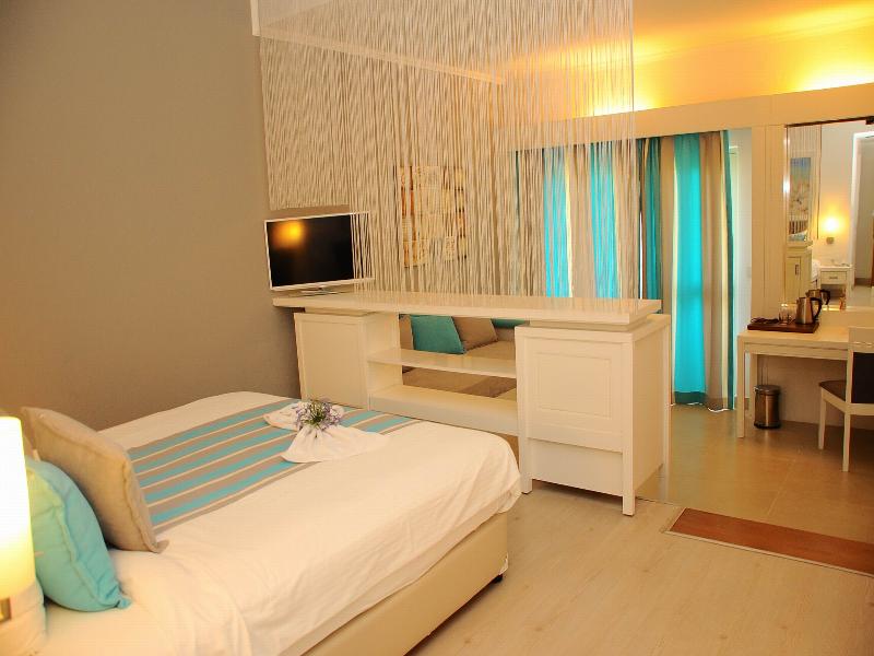 cheap resort hotels to Spend holiday with family