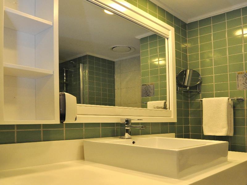 cheap resort hotels to Spend holiday with family