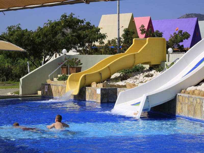 cheap resort hotels to Spend holiday with family