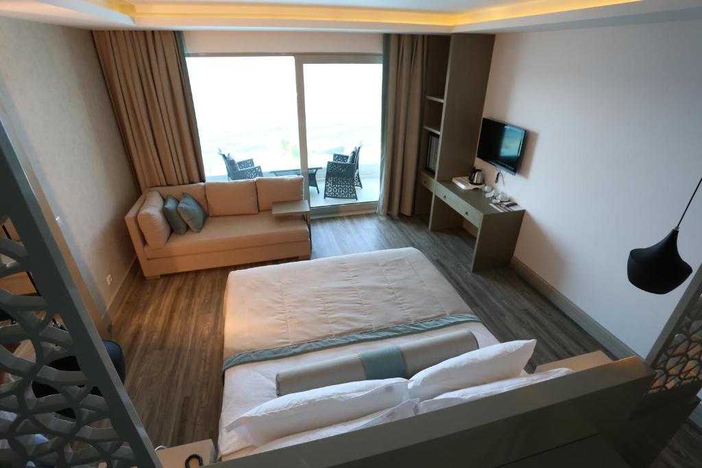 cheap resort hotels to Spend holiday with family