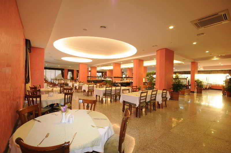 cheap resort hotels to Spend holiday with family